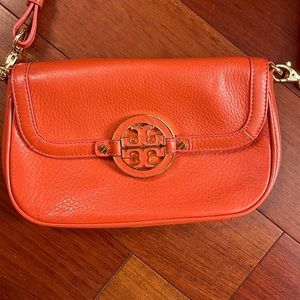 Tory Burch Amanda small crossbody in Blood Orange